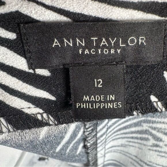Ann Taylor black and white burst print flat front shorts with pockets size 12 - Picture 4 of 6